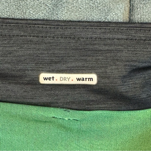 lululemon athletica Gray Women Shorts

#1075 - Picture 8 of 10